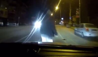 Taksi yayaya çarptı