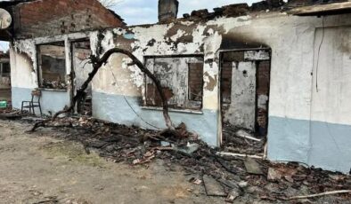 Yaşlı kadın yanarak can verdi