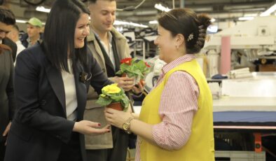 Emekçi kadınlarla buluştu