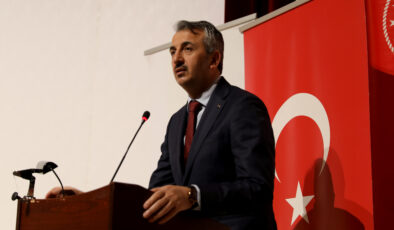 Sezer: “Manevi değerlerden hepimiz uzaklaşıyoruz”