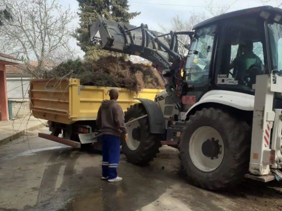 Mezarlıklar bayrama hazırlandı