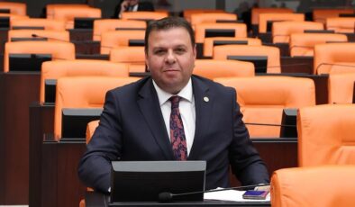 ‘Çiftçi giderek fakirleşiyor’