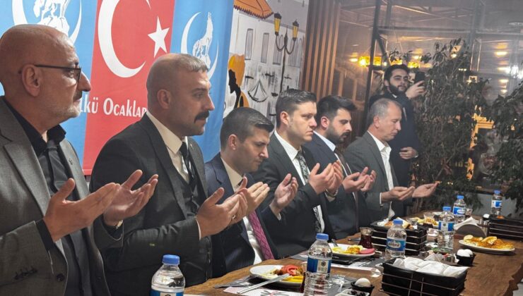 Yıldırım, ülkücülerle sahur yaptı