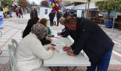 İmamoğlu’na özgürlük imzası