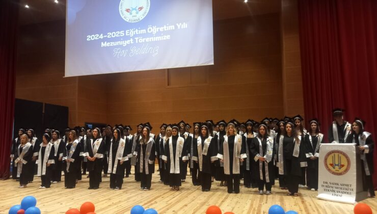 Liselilerin mezuniyet coşkusu
