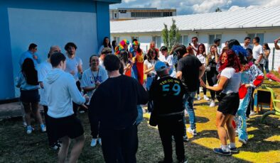 Doğru diş fırçalamayı öğrendiler