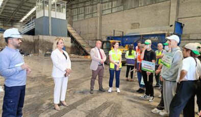 Öğrencilerden geri dönüşüm tesisine ziyaret