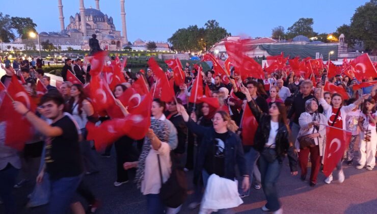 Cumhuriyet gençlere emanet