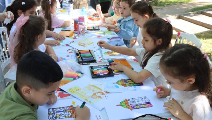 Çeşmeler minik ellerde renklendi