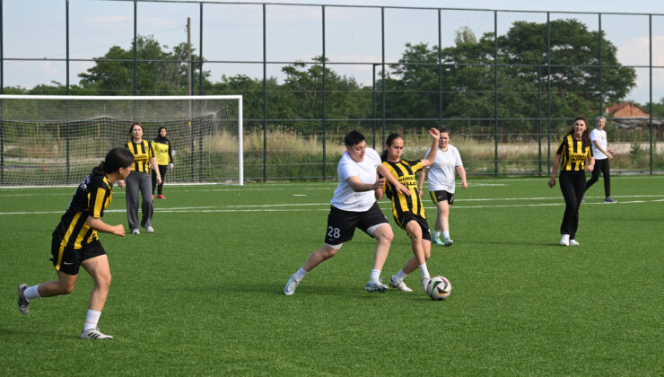 Önce temizlik sonra maç yaptılar