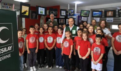 Miniklerden ailelerine sigarayı bırakma çağrısı