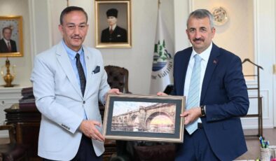 Akdemir’den Vali Sezer’e ziyaret