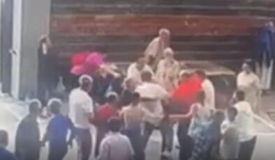 Pazarcı esnafı müşteriyi tartakladı
