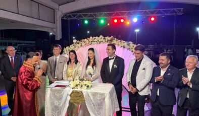 CHP’lileri buluşturan düğün