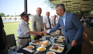 ‘Sizin gönüllerimizdeki yeriniz çok başka’