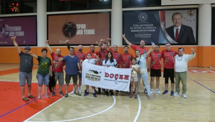 DOÇEK Voleybol takımı grubunda lider