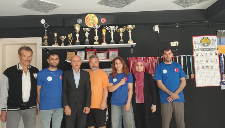 İzel Erim’den Dünya İkinciliği