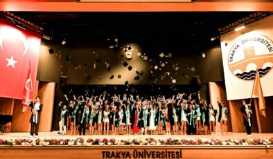 Trakya Üniversitesi’nde mezuniyet coşkusu
