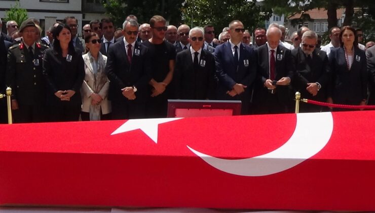 Ailesinin ısrarıyla hastaneye gelmiş