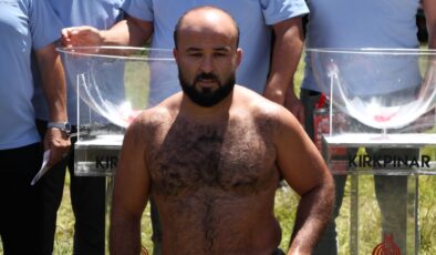 Orhan Okulu’nun gözü altın kemerde