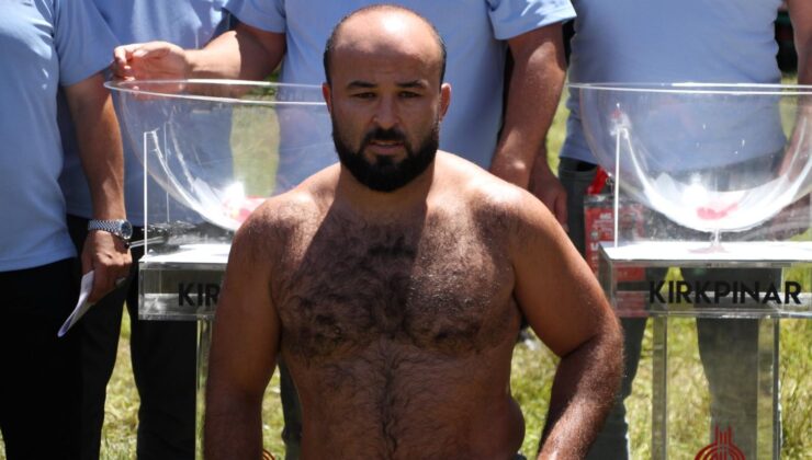 Orhan Okulu’nun gözü altın kemerde