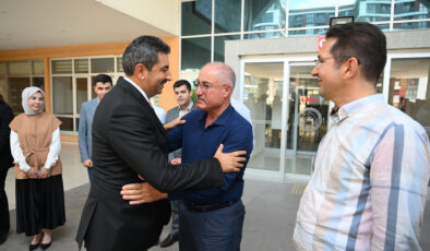 Gözyaşlarıyla ayrıldı