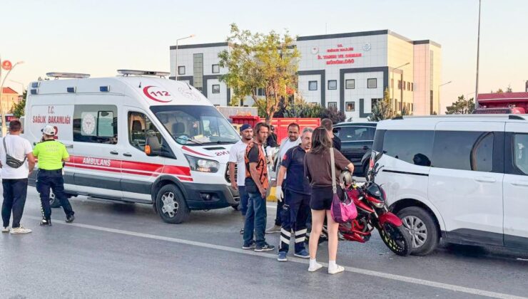 Başpehlivanın aracına çarptı