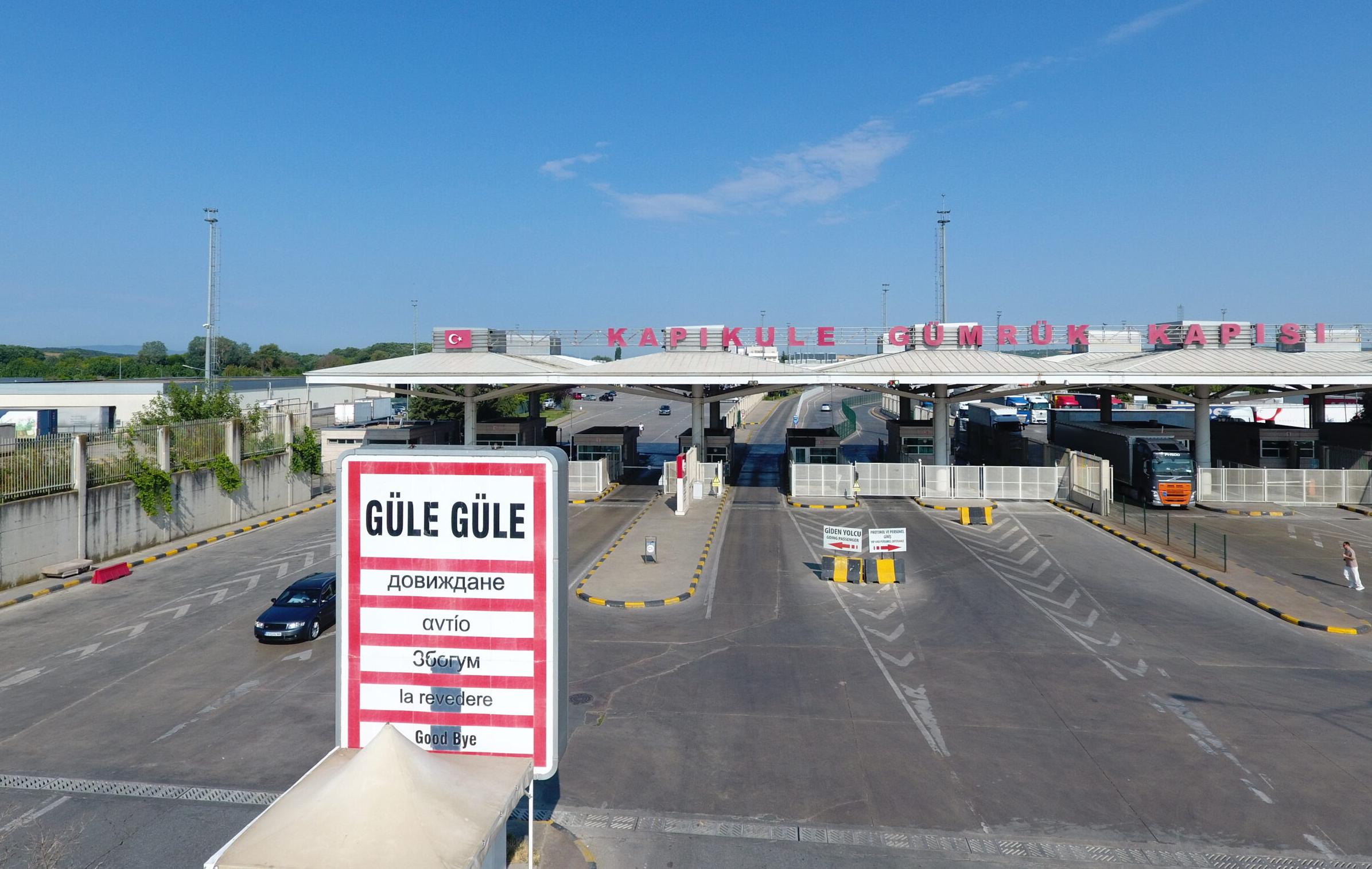 ‘Gurbet zor, ancak yaşayan bilir’