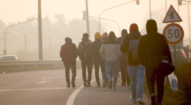 27 düzensiz göçmen yakalandı