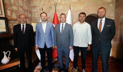 Saadet Partisi’nden Yeşilay’a ziyaret