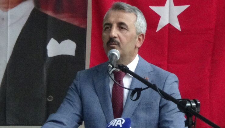 “Bu millet çıplak elle tanklara dur dedi”