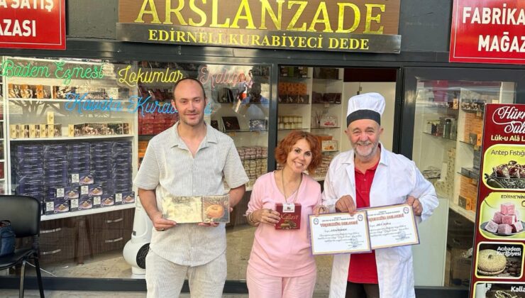 Çölyak hastalarına “glutensiz” tatlı yapıyor