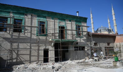Mezit Bey Hamamı’nda restorasyon sürüyor