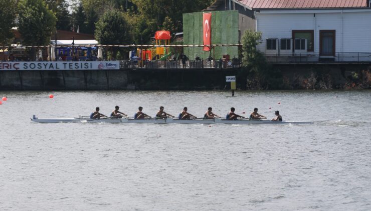 Meriç Nehri kamp merkezine dönüştü