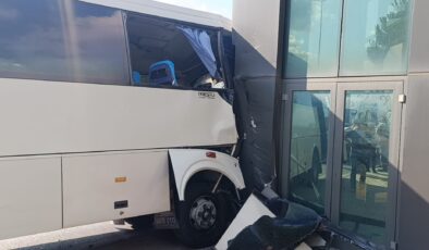İşçi servisi OSB takına çarptı