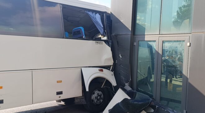 İşçi servisi OSB takına çarptı