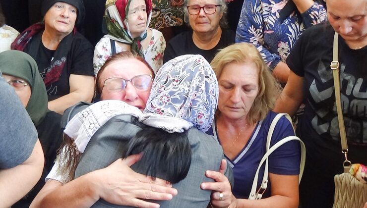 Edirne iki gencine ağlıyor