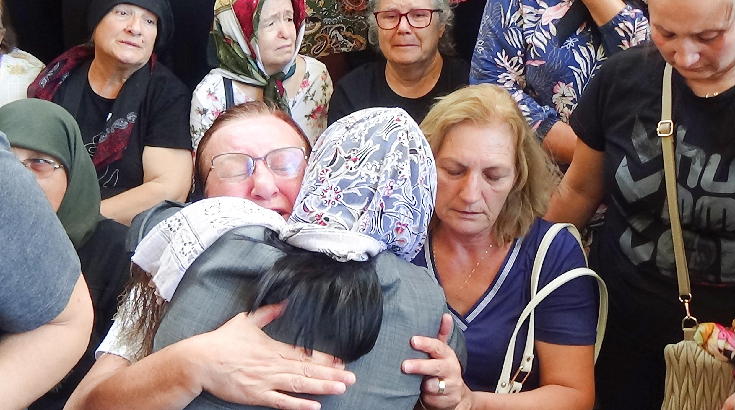 Edirne iki gencine ağlıyor