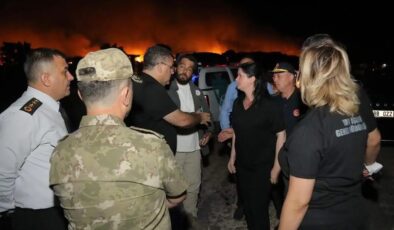 Gece boyunca sahadaydı