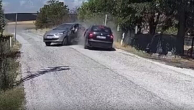 İki otomobil çarpıştı: 2 yaralı