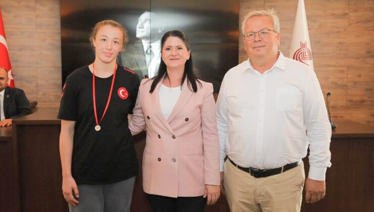 Eylem Engin’e bir altın da belediyeden