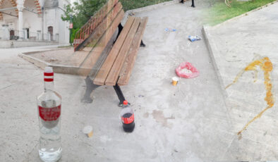 Alkol içtiler, yumurta kırdılar!
