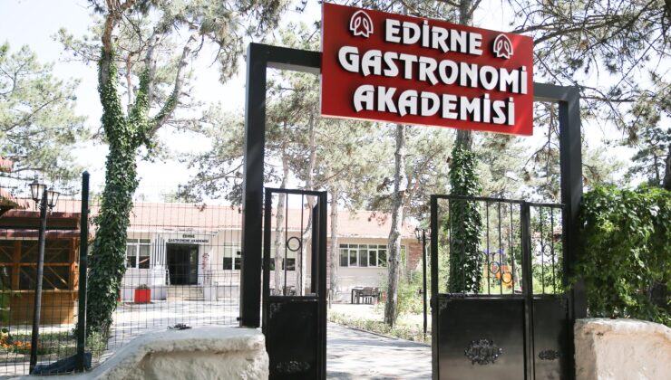 Ünlü şefler geliyor