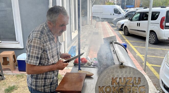 Kokoreç zamma doymuyor