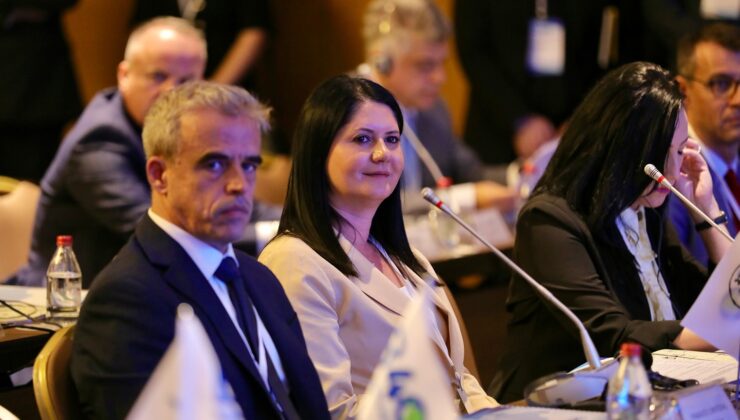 Başkan Gencan B40 zirvesinde
