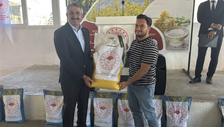 Çiftçilere kanola tohumu dağıtıldı