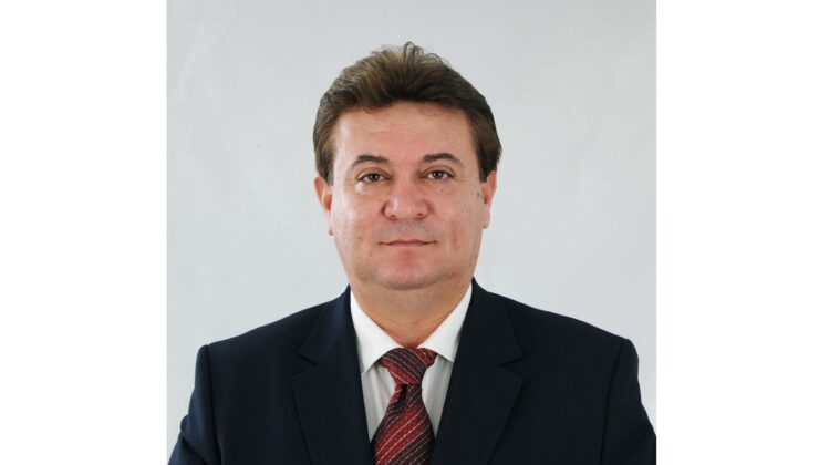 ‘Siyasetin gündeminde koltuk hesapları var’