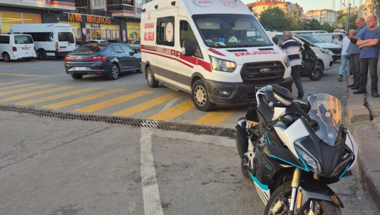 Otomobil motosikletle çarpıştı