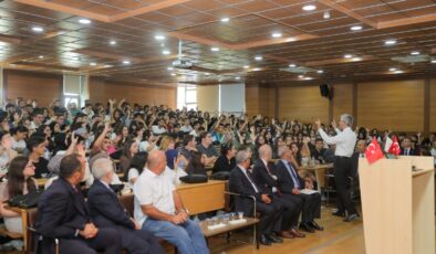 Tıp öğrencileriyle bir araya geldi