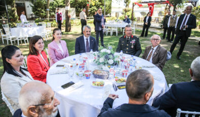 Vali Sezer gazilerle buluştu